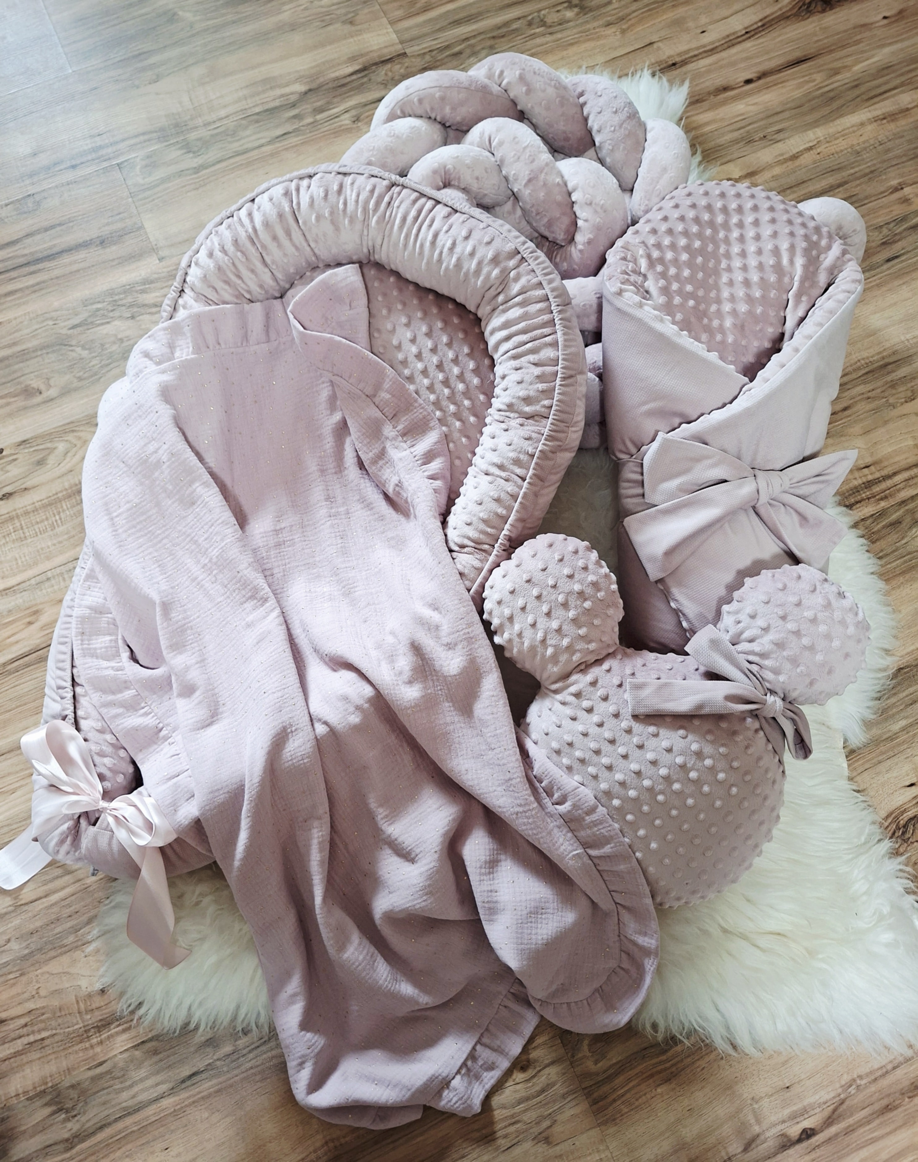 Handmade set do postieľky Staroružová