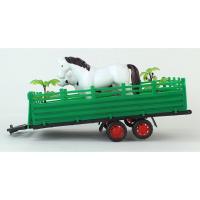 Traktor s vlečkou a domácimi zvieratkami