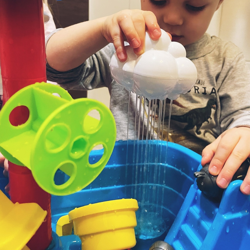 PETITE&amp;MARS Stolík hrací na vodu a piesok Sandy Teo