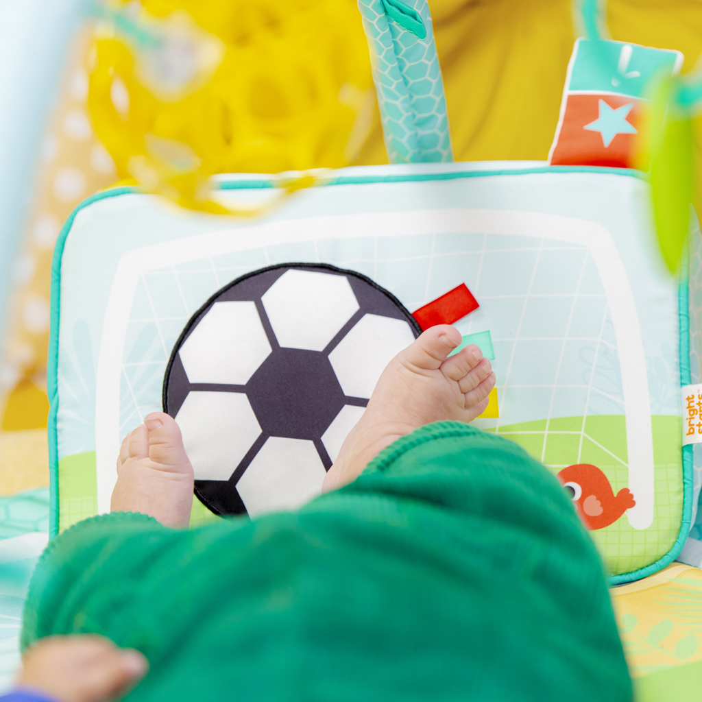 BRIGHT STARTS Deka na hranie s aktivitami Oball Grip &amp; Kick™ 0m+