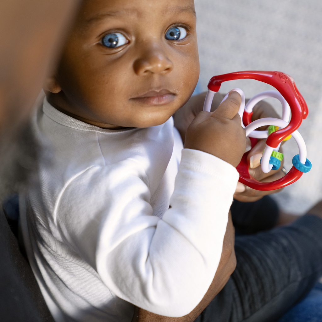 BABY EINSTEIN Hračka lopta senzorická Slide &amp; Swirl™ 0m+