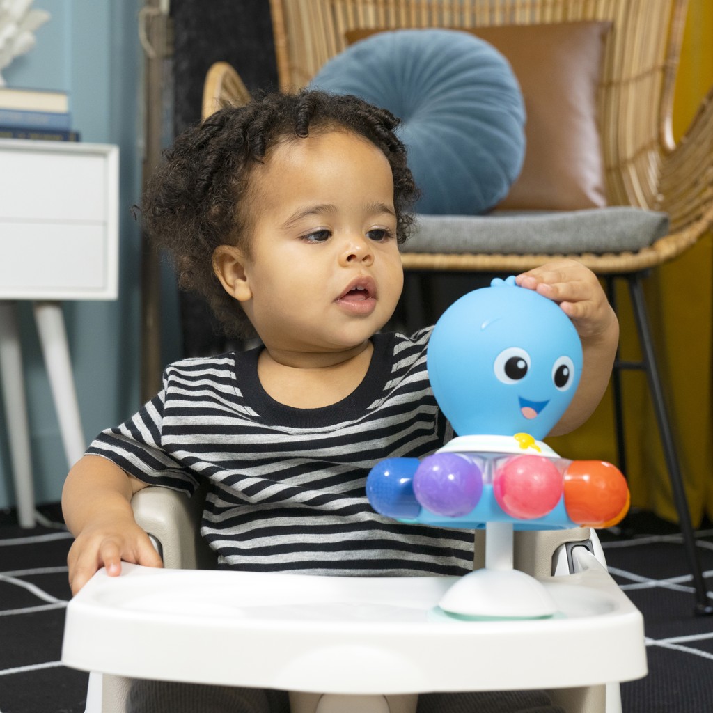 BABY EINSTEIN Hračka senzorická chobotnica s prísavkou Opus's Spin &amp; Sea™ 3m+