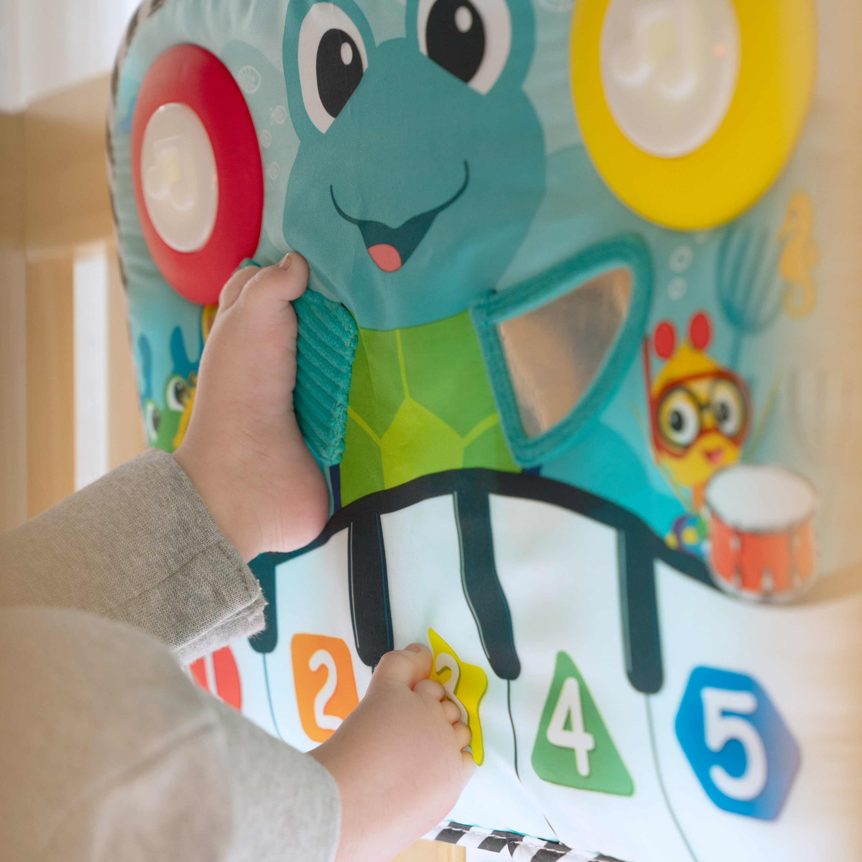 BABY EINSTEIN Klavír multifunkčný 2v1 Neptune's Kick &amp; Explore™ 0m+