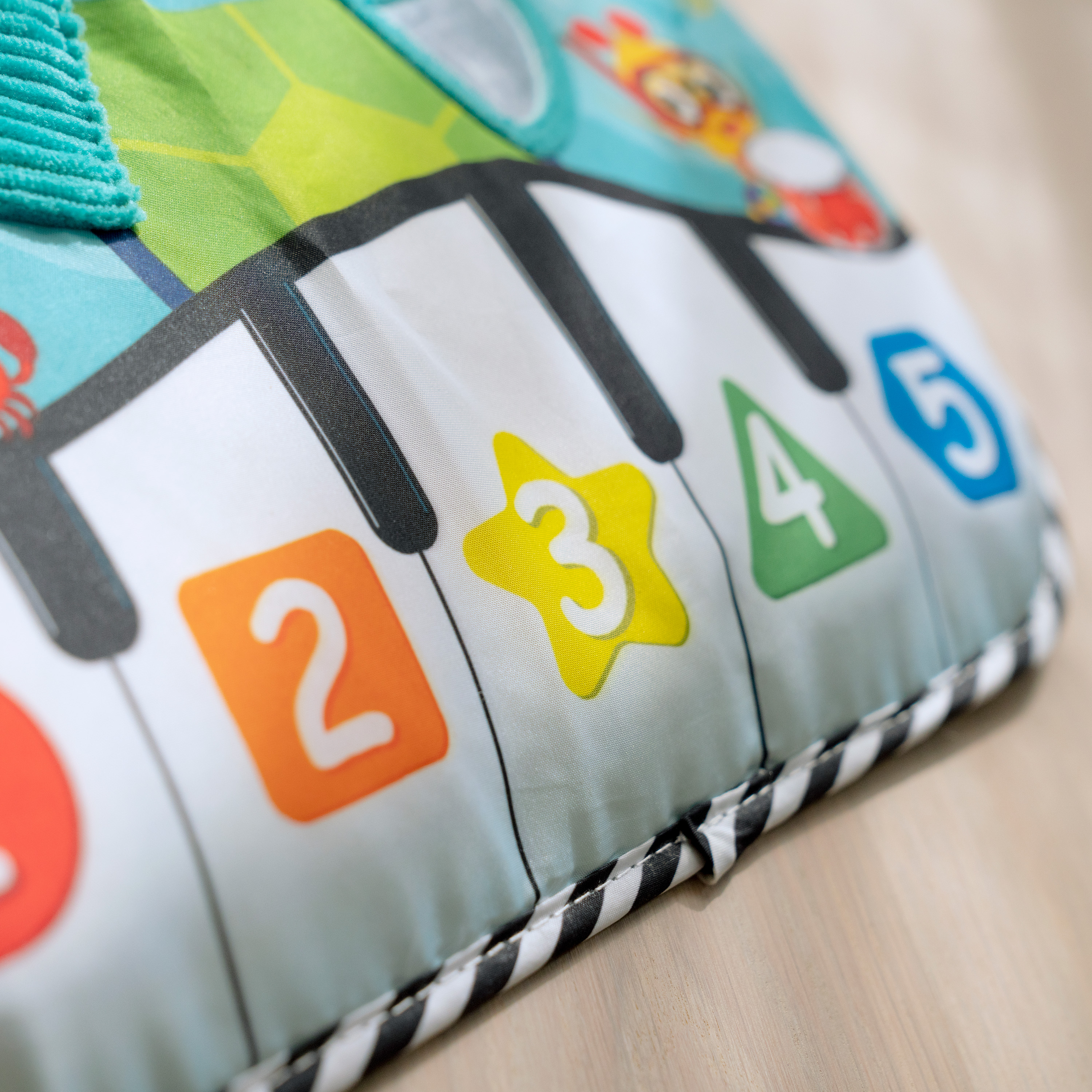 BABY EINSTEIN Klavír multifunkčný 2v1 Neptune's Kick &amp; Explore™ 0m+