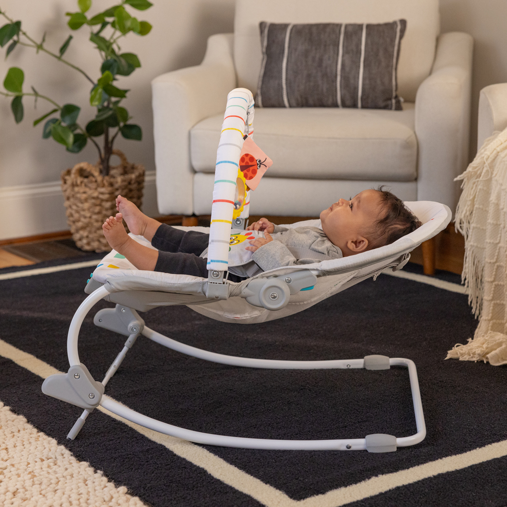 BABY EINSTEIN Lehátko hudobné vibrujúce Dean's Discovery Spot™ 0m+ do 9kg
