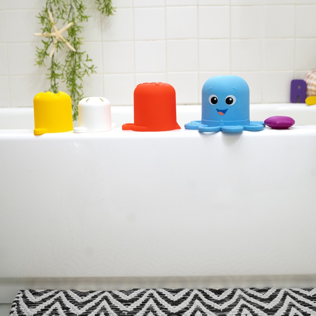 BABY EINSTEIN Poháriky stohovacie Opus's Stack &amp; Stream™ sada 5 ks 3m+