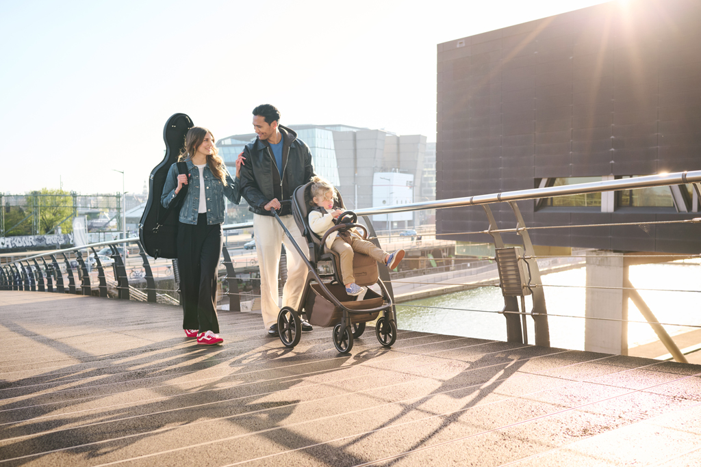 EASYWALKER Kočík kombinovaný Zoey Pure Black + CYBEX Aton B2 i-Size + základňa