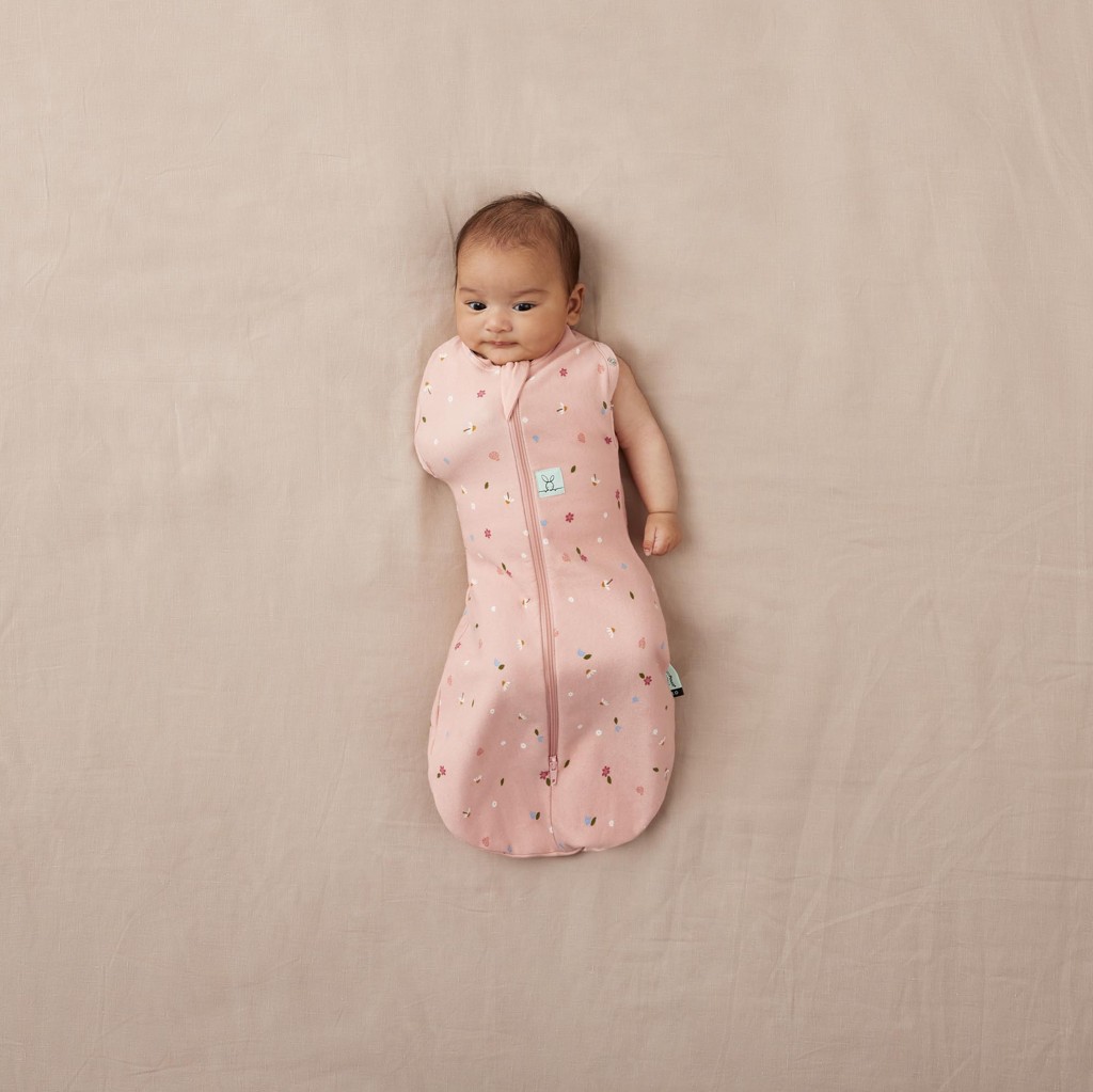 ERGOPOUCH Zavinovačka a vak na spanie 2v1 Cocoon Daisies 0-3 m, 3-6 kg, 1 tog