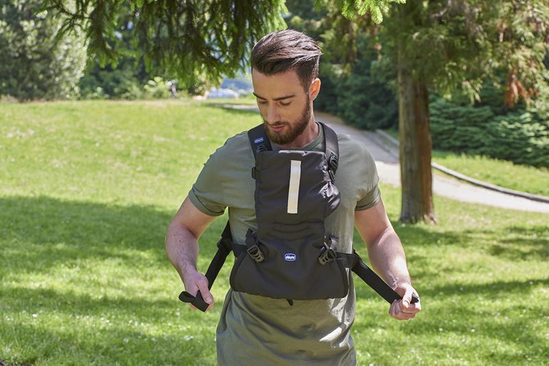 CHICCO Nosič detí Easy Fit - Black Night