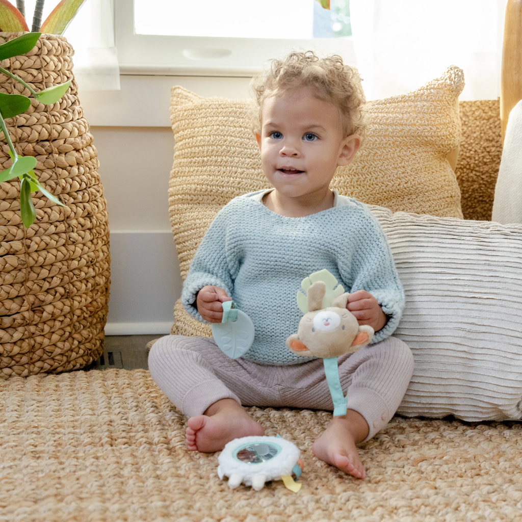 INGENUITY Hračka závesná na kočík Wonder &amp; Wood™ 0m+