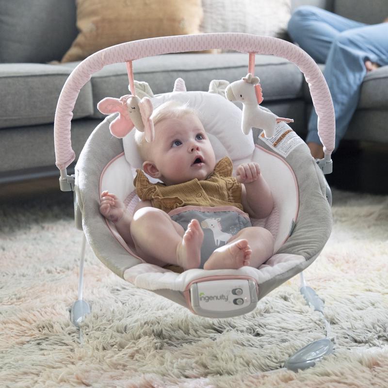 INGENUITY Lehátko vibrujúce s melódiou Flora the Unicorn™ 0m+ do 9 kg