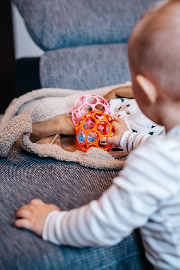 OBALL Hračka Oball RATTLE 10 cm orange 0m+