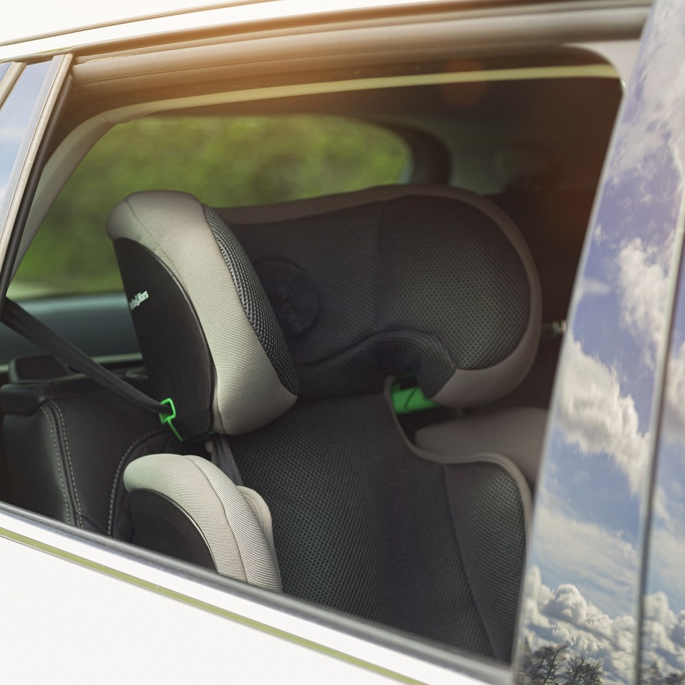 PETITE&amp;MARS Autosedačka Elite Fix Pro i-Size Black Air 100-150 cm (15-36 kg)