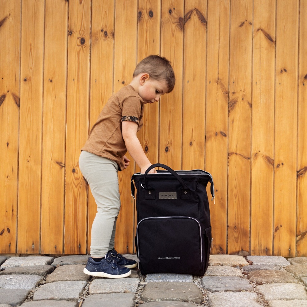 PETITE&amp;MARS Batoh prebaľovací na kočík JACK - séria Catchthemoment Just Black