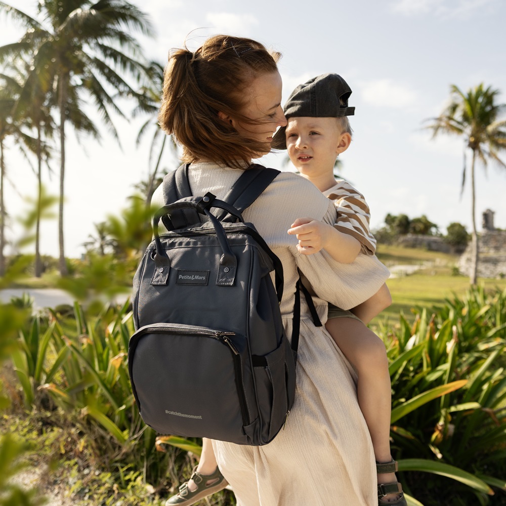 PETITE&amp;MARS Batoh prebaľovací na kočík Jack - séria Catchthemoment Ultimate Grey
