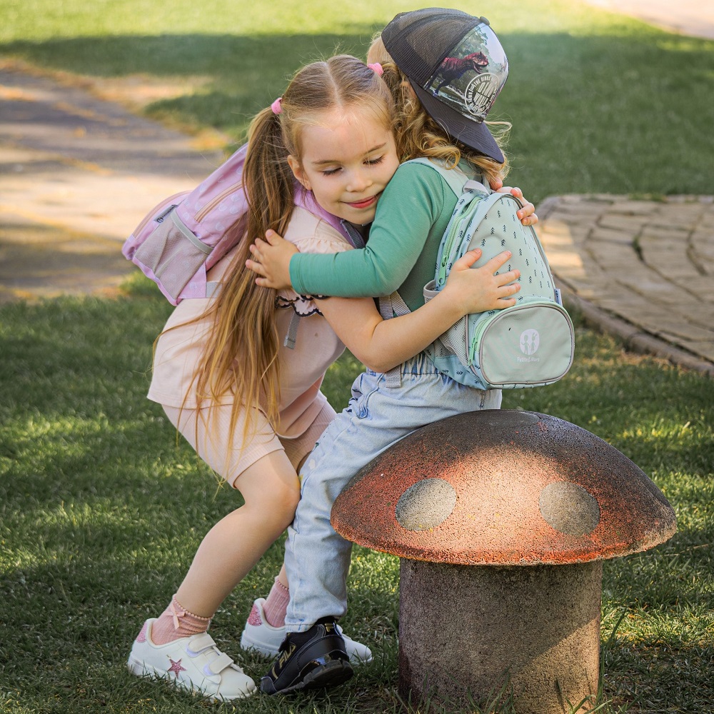 PETITE&amp;MARS Batôžtek detský Backie Grey Hills