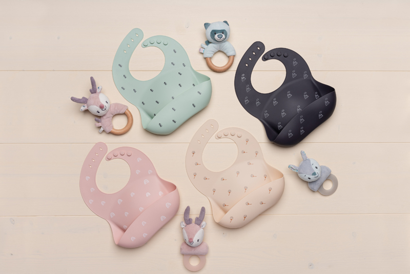 PETITE&amp;MARS Podbradník silikónový Sam Beige Dandelion