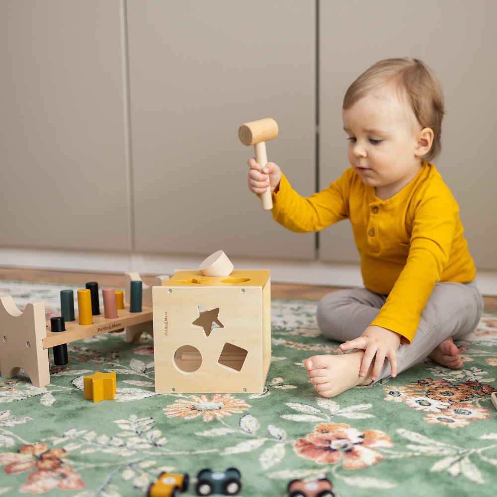 PETITE&amp;MARS Hračka drevená triediaca Gravity Wood of Mars 12m+ Cosmic Blue