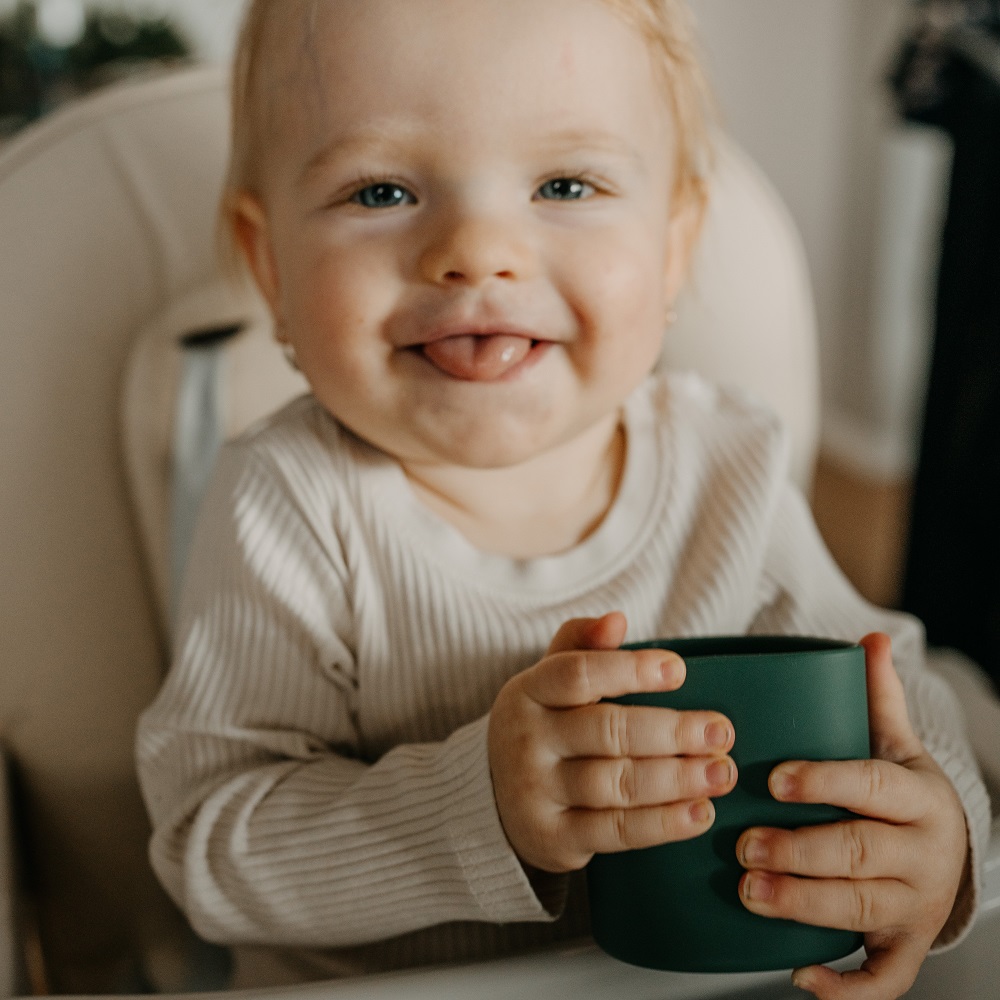 PETITE&amp;MARS Hrnček silikonový Take&amp;Match Intense Ochre 6m+