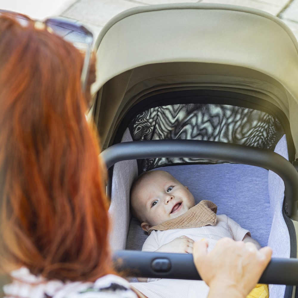 PETITE&amp;MARS Kočík kombinovaný ICON 2v1 Mossy Green LITE AIR + Core Pro i-Size Black Grey + Báza