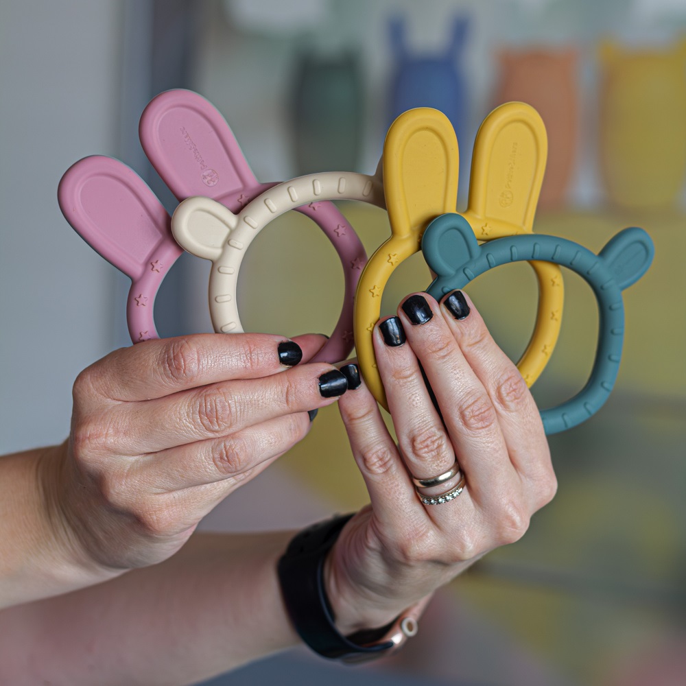 PETITE&amp;MARS Hryzačka silikónová Teddy Misty Green 0m+