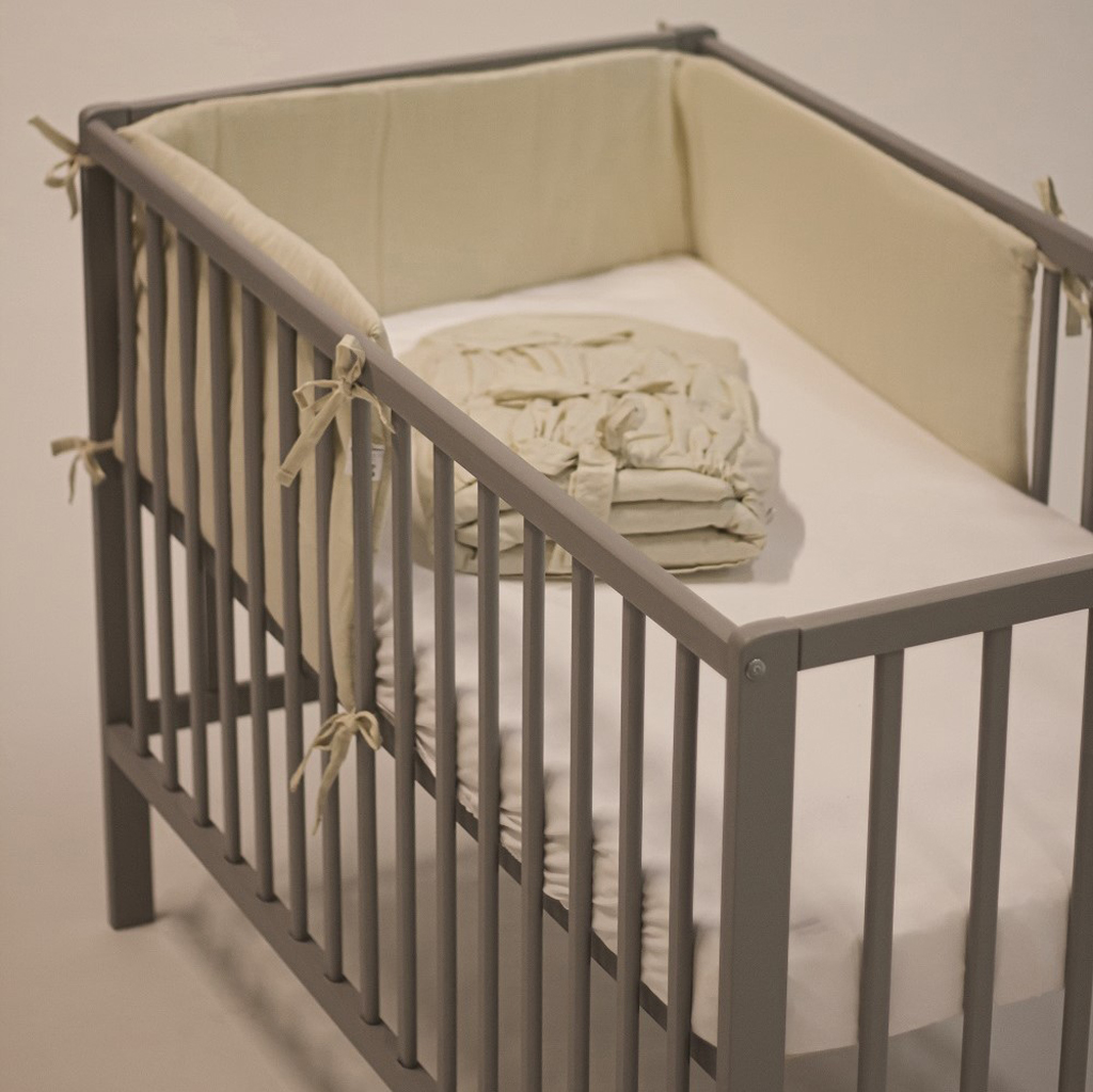 PETITE&amp;MARS Mantinel ochranný do postieľky TILLY Light Beige 180 cm