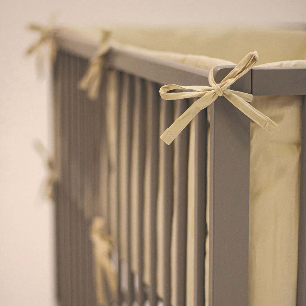 PETITE&amp;MARS Mantinel ochranný do postieľky TILLY MAX Light Grey 360 cm