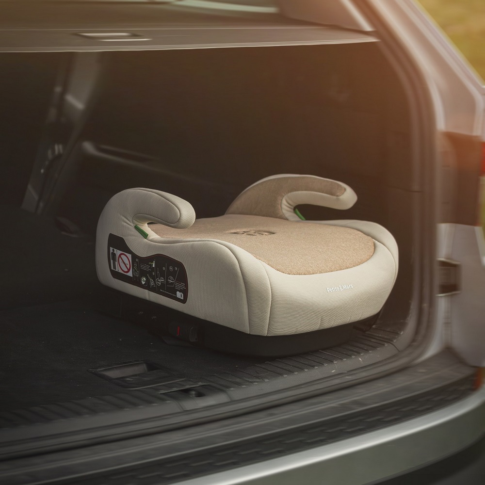 PETITE&amp;MARS Podsedák Optimus Pro i-Size Caramel Brown 125 - 150 cm (22-36 kg)