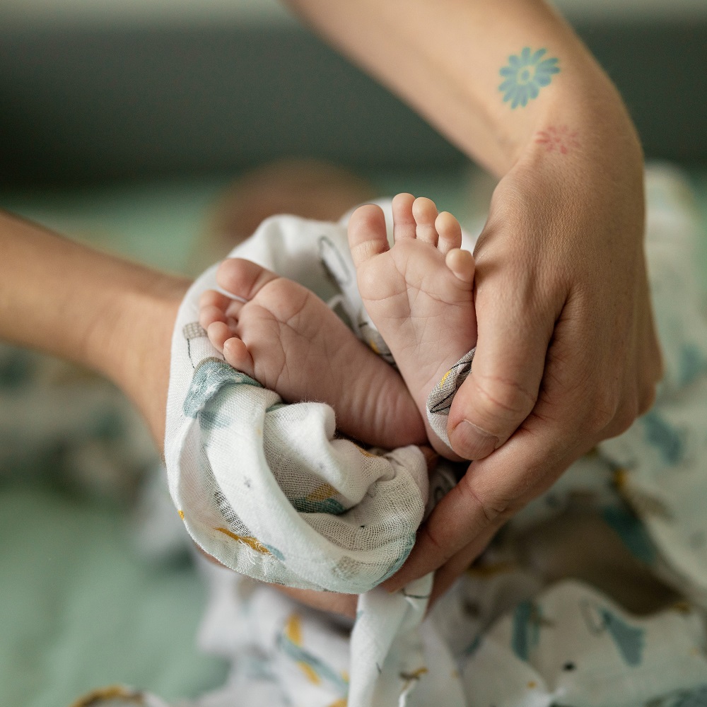 PETITE&amp;MARS Prikrývka bambusová mušelínová 2ks Misty Grey Planes 2v1, 120 x 120 cm