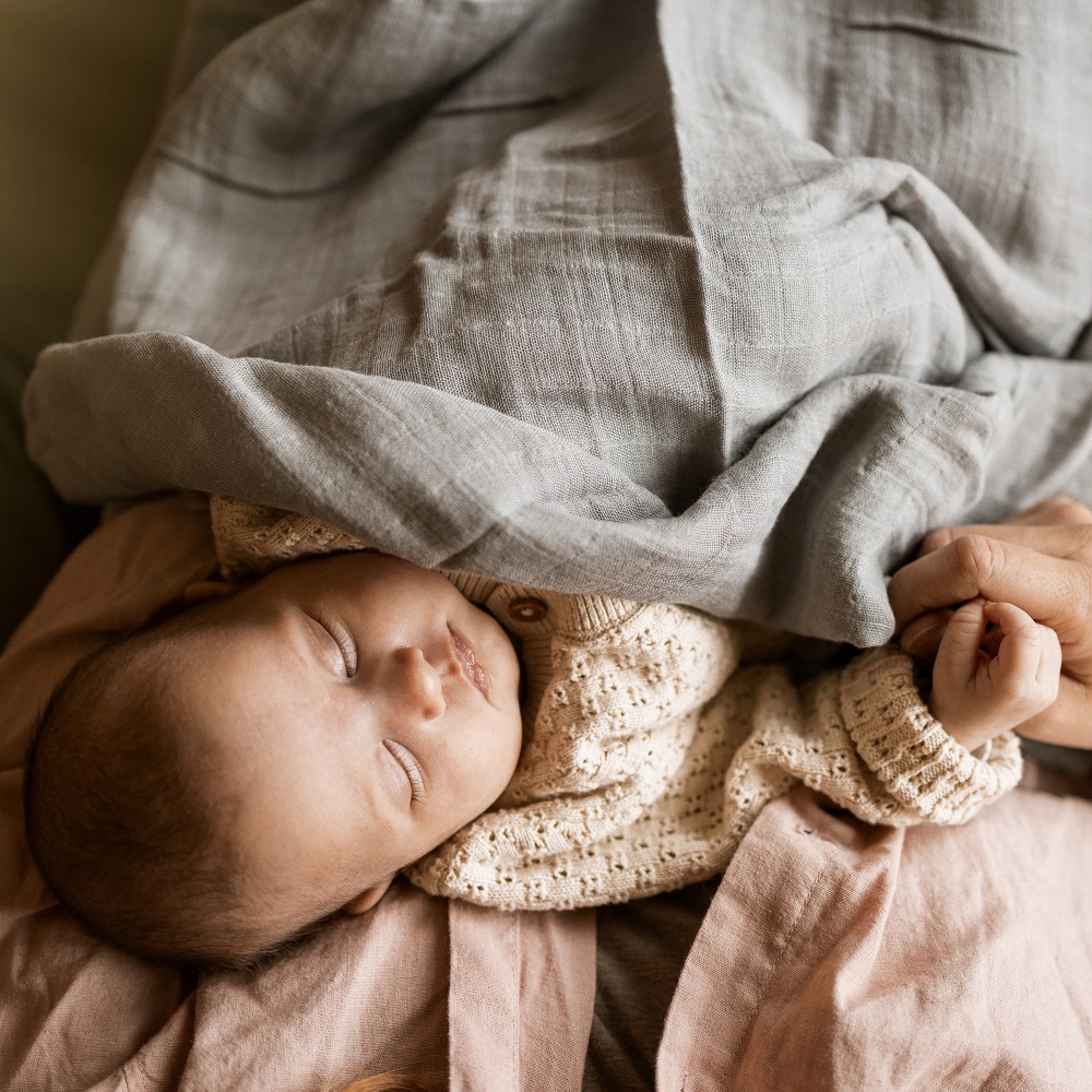 PETITE&amp;MARS Prikrývka bambusová mušelínová 2ks Misty Grey Planes 2v1, 120 x 120 cm