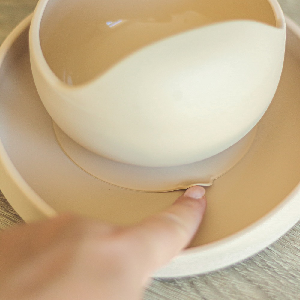 PETITE&amp;MARS Set jedálenský silikónový TAKE&amp;MATCH 2 ks tanier + miska Desert Sand 6m+