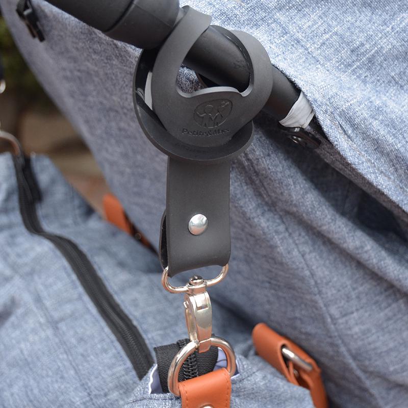 PETITE&amp;MARS Úchytky Hang na zavesenie tašky na kočík - 2 ks