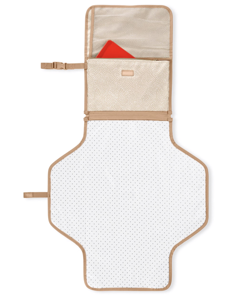 SKIP HOP Podložka prebaľovacia cestovná 2v1 Pronto Beige swirl dot