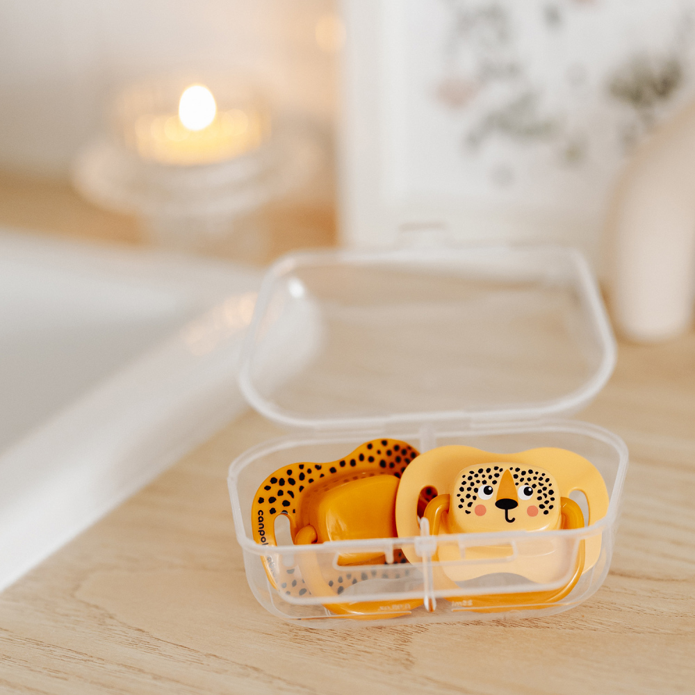 CANPOL BABIES Set symetrických silikónových cumlíkov BabiesBoo 18+ 2ks oranžový