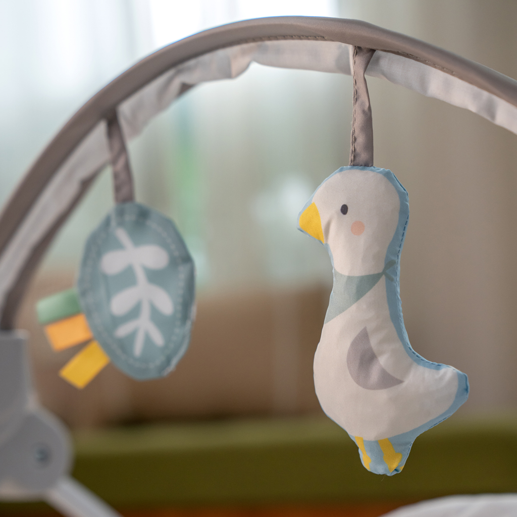 INGENUITY Hojdačka konvertibilná cestovná s melódiou Endless Blooms™ 0m+, do 9kg