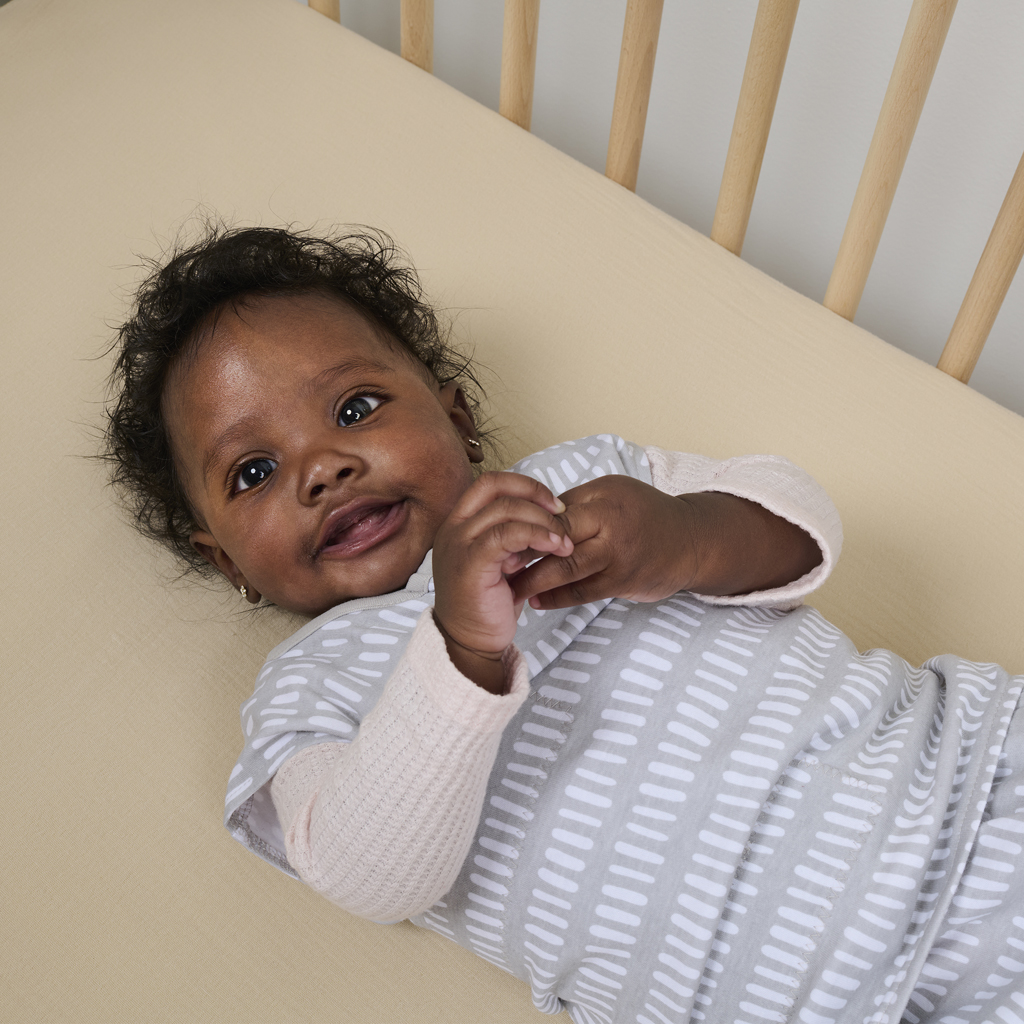 INGENUITY Zavinovačka bavlnená ulitka konvertibilná s voľným rukávom TOG 1 SwaddleMe™ Grey 3m+