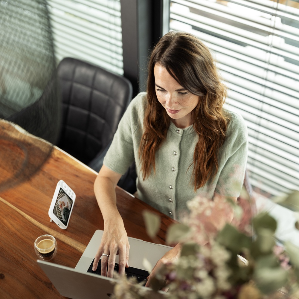 PETITE&amp;MARS Pestúnka detská digitálna EVE 5.0