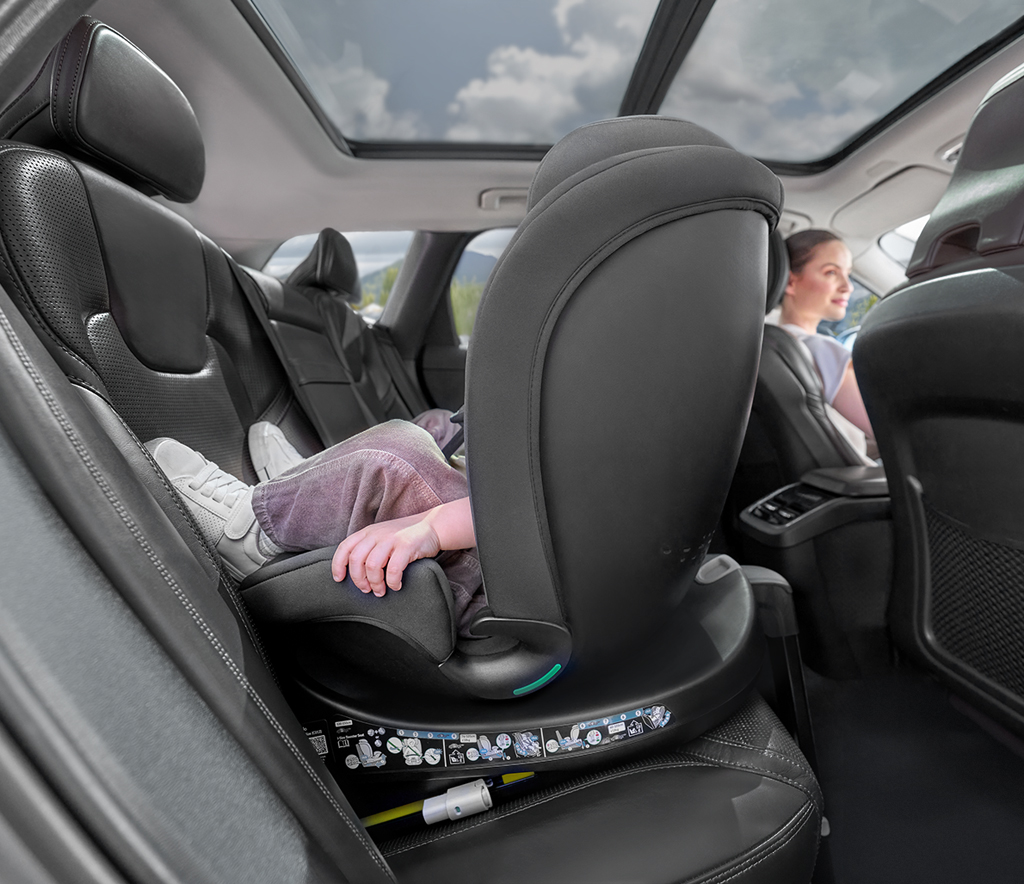 LIONELO Autosedačka Navy i-Size (40-150 cm) Black Red