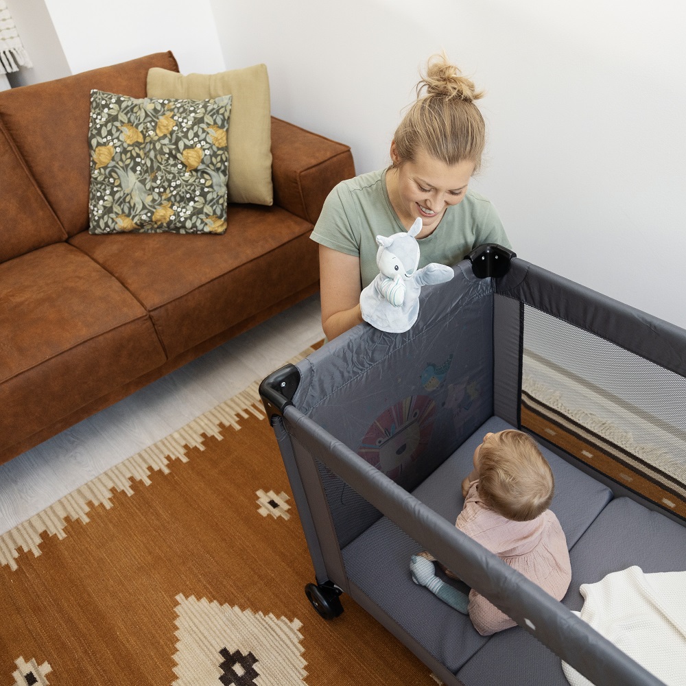 PETITE&amp;MARS Postieľka cestovná Koot - Lion Grey