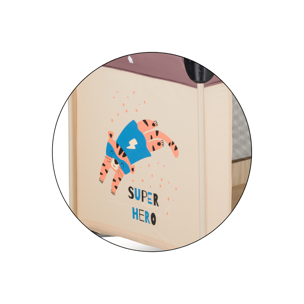 PETITE&amp;MARS Postieľka cestovná Koot - Tiger Super Hero