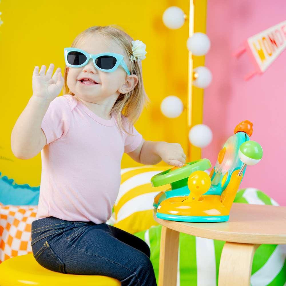 BRIGHT STARTS Hračka hudobná svetelná volant Lights&amp;Colors Driver™ 6m+