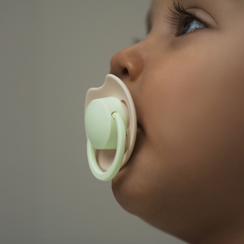 LOVI Cumlík svietiaci silikónový dynamický Prime 18m+ 2ks Ivory/Blush