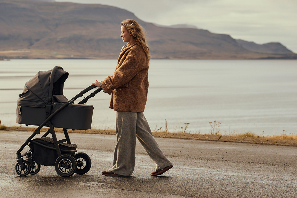 LIONELO Kočík kombinovaný Amber Plus 3v1 Beige Sand