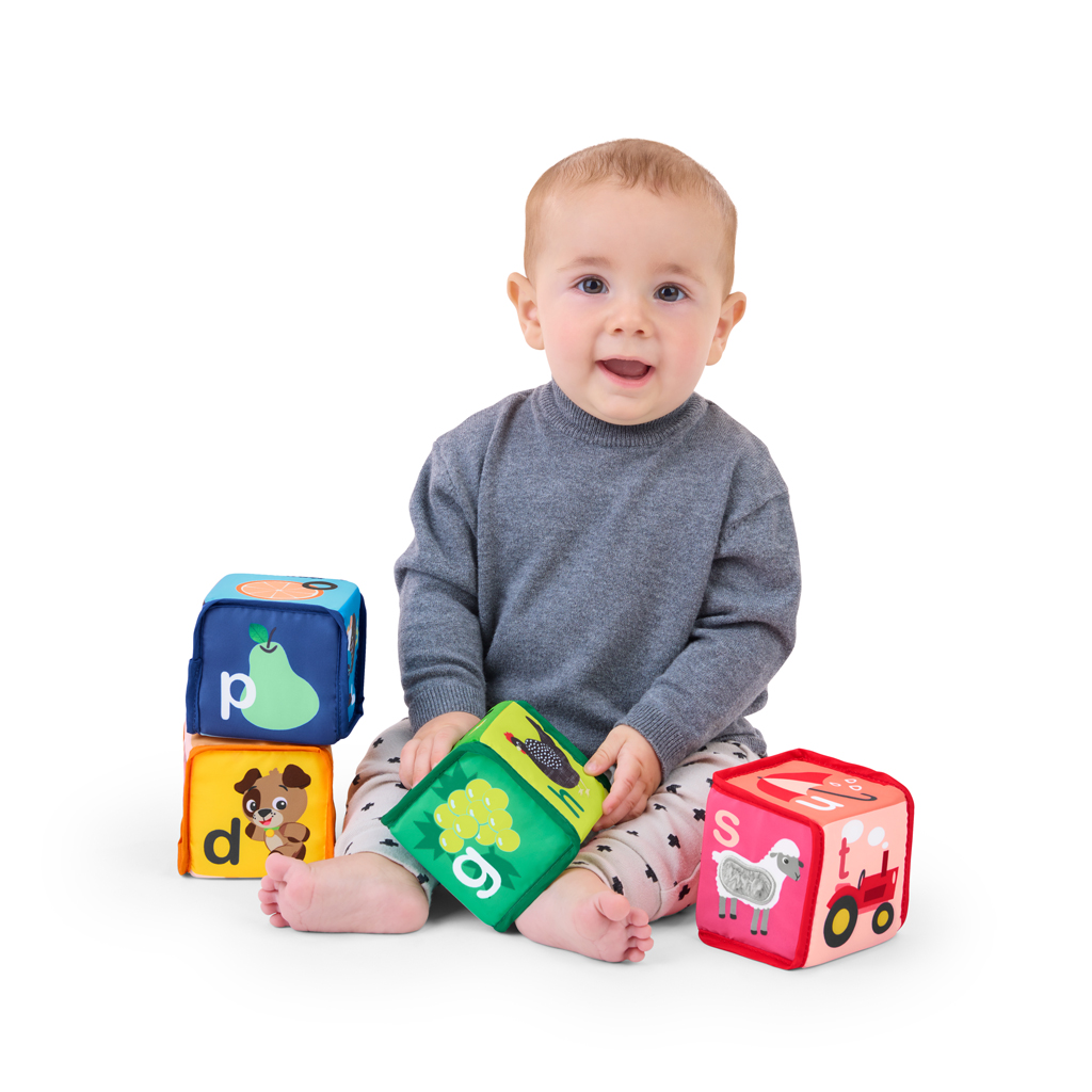 BABY EINSTEIN Hračka textilná kocky abeceda Alpha Stacks™ 4ks, 3m+