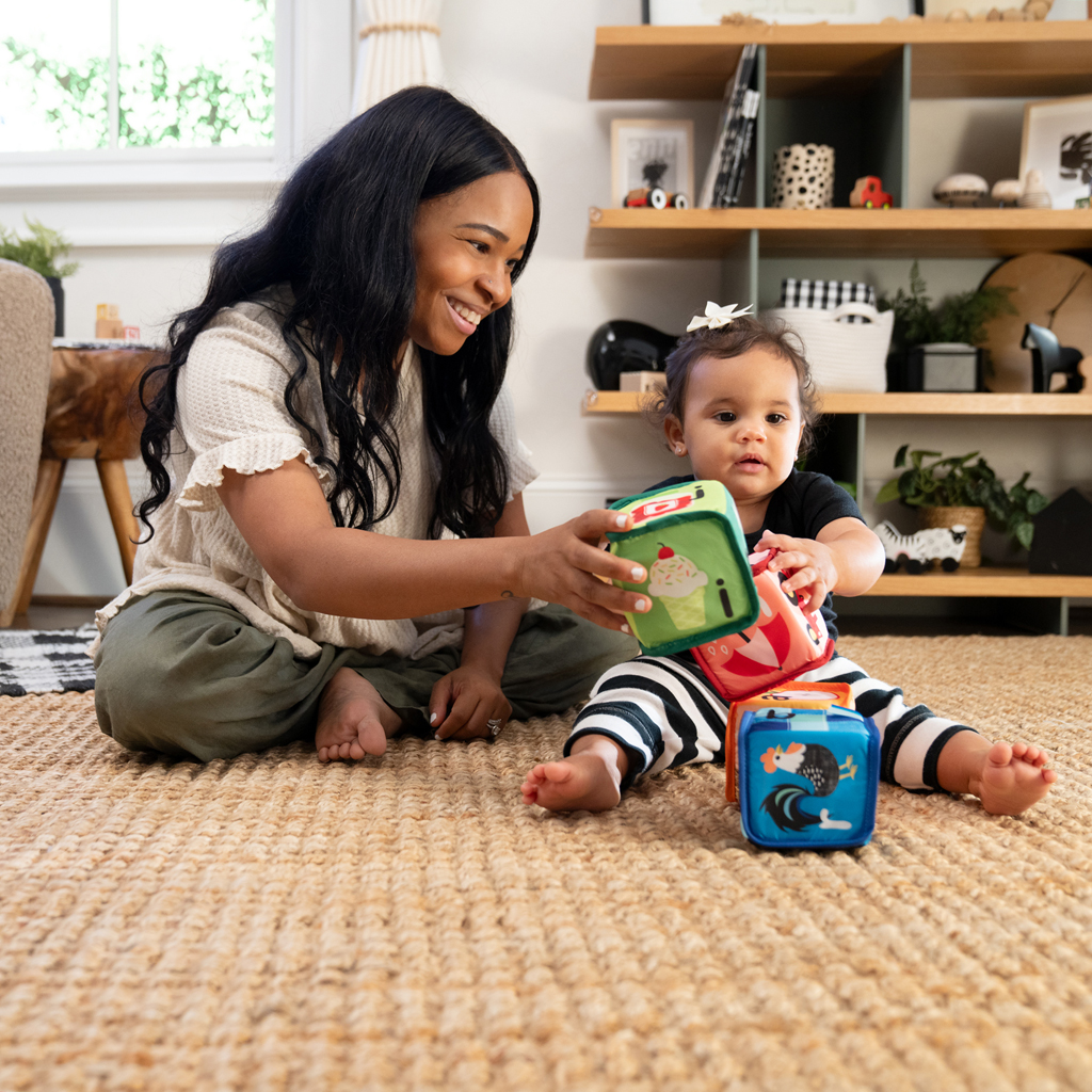 BABY EINSTEIN Hračka textilná kocky abeceda Alpha Stacks™ 4ks, 3m+