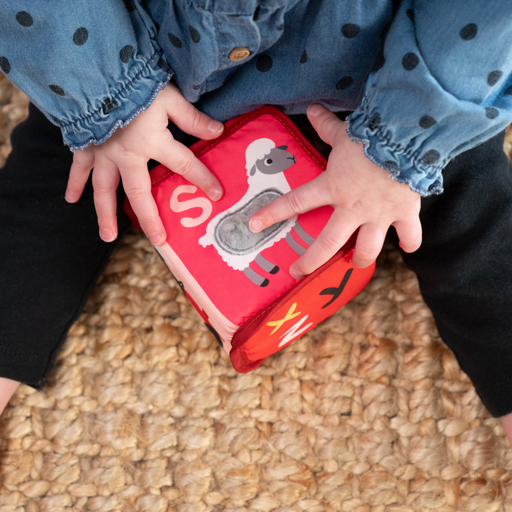 BABY EINSTEIN Hračka textilná kocky abeceda Alpha Stacks™ 4ks, 3m+
