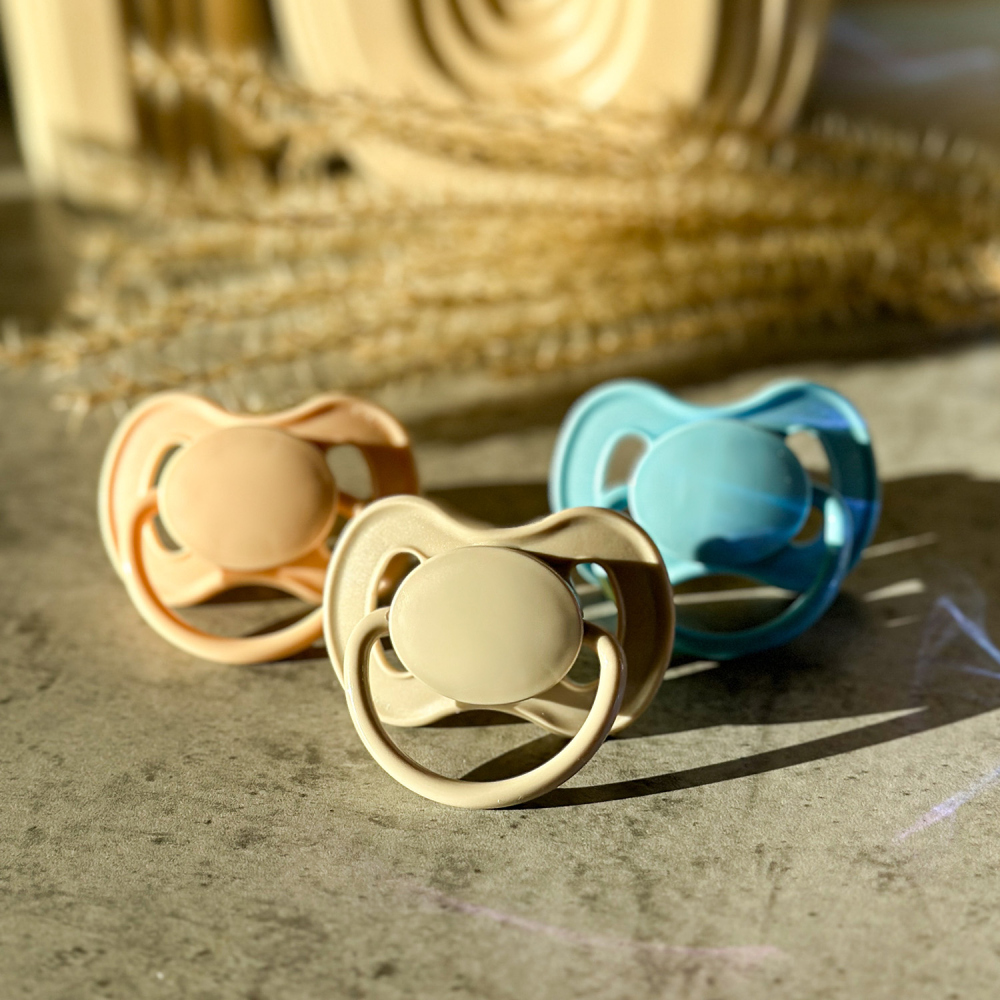 CANPOL BABIES Cumlík kaučukový s okrúhlou špičkou Nude 6-18m béžový