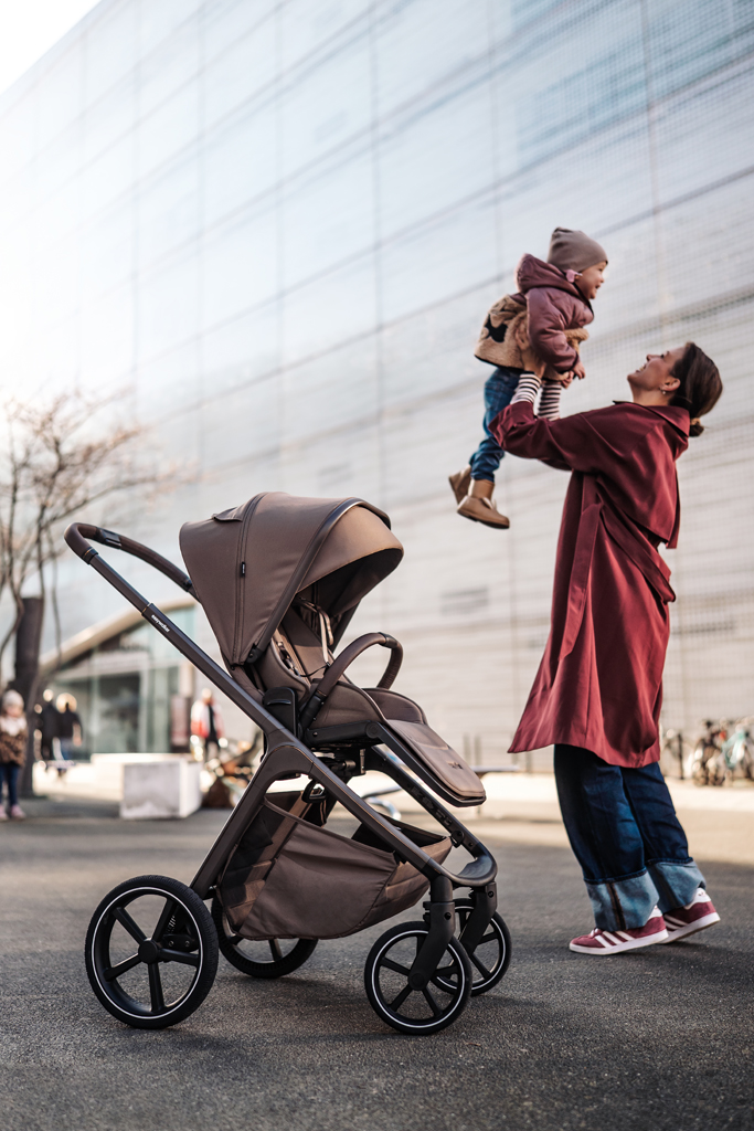 EASYWALKER Kočík kombinovaný Zoey Almond Taupe + CBX By CYBEX Aton B2 i-Size + základňa