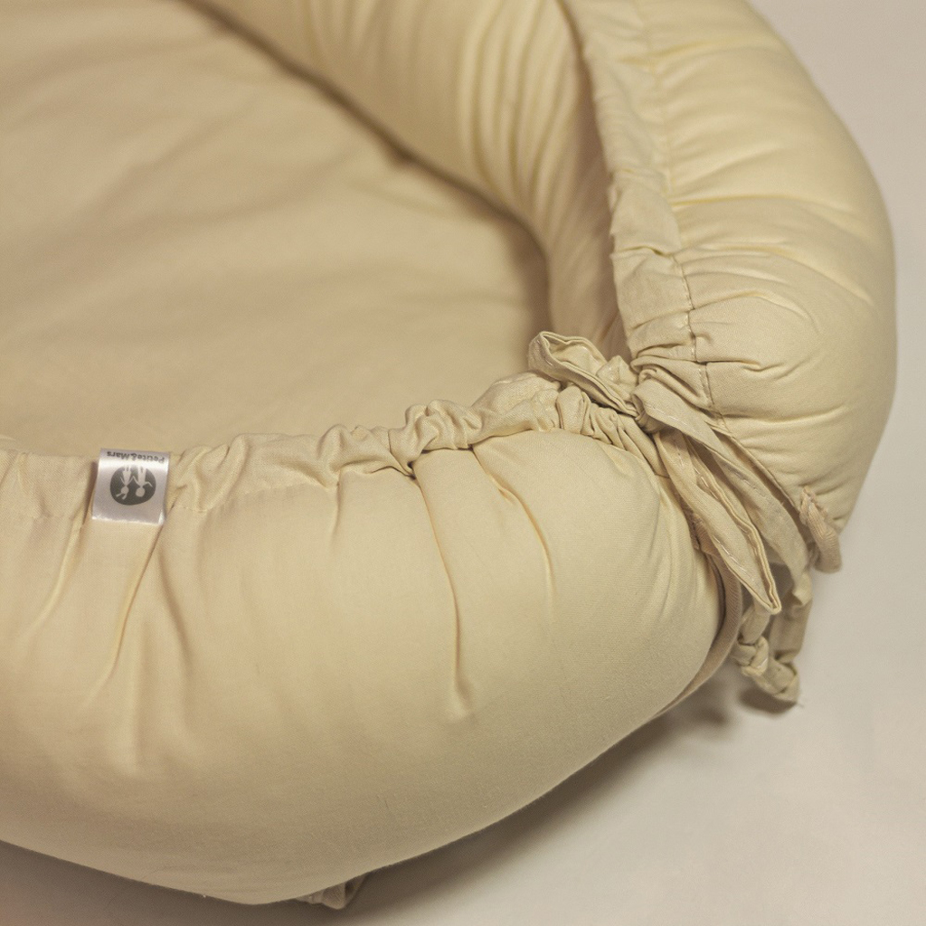 PETITE&amp;MARS Hniezdo ochranné pre bábätko FEEL SAFE Light Beige 90 x 60 cm