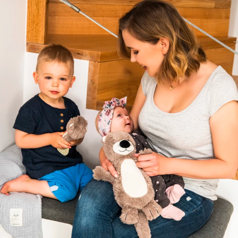 BABYONO Hračka pískacia s hryzačkou vydra Maggie 3m+